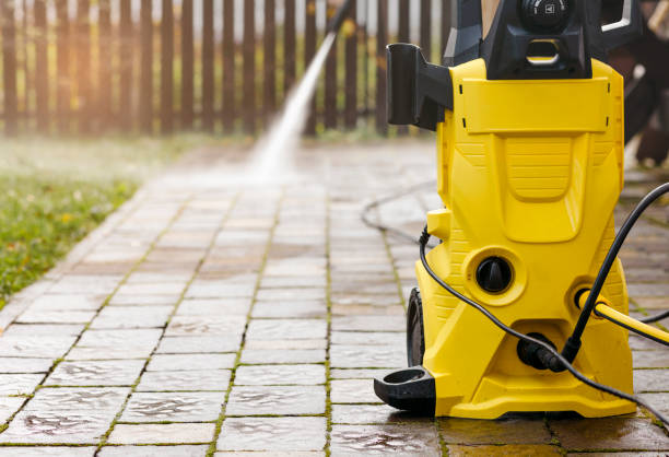 Best Sign and Awning Cleaning  in Montezuma, IA